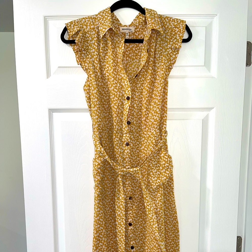 Calf length if 5’5. 5’6 height. Size Large. Yellowish Gold and White print